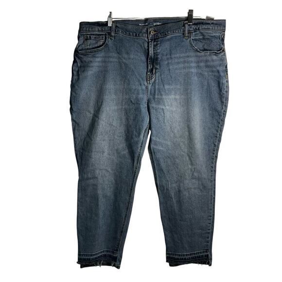 Old Navy Mid Rise Boyfriend Jeans Women’s Size 18 Kacee Wash Raw Hem Stretch - Picture 8 of 8